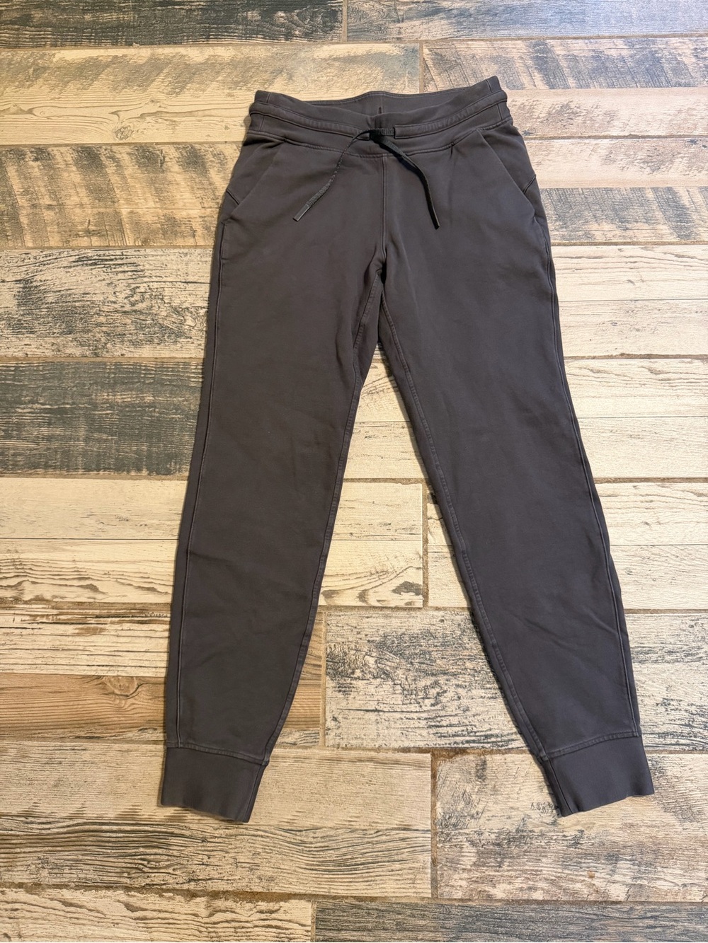 lululemon athletica women’s Charcoal Drawstring Joggers